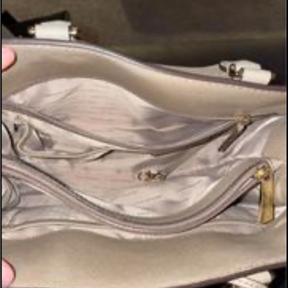 Michael kors handbag - Picture 7 of 9